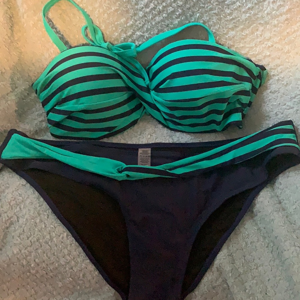 Super cute teal & navy bikini